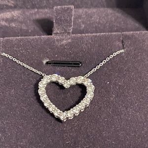 Authentic Round Brilliant 1 ctw VS2 Diamond 14kt White Gold Heart Necklace